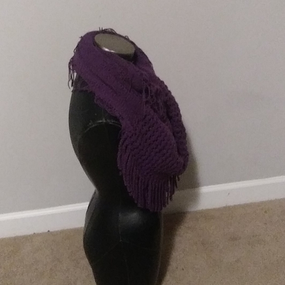 Women's scarf - Picture 4 of 5